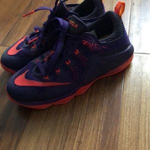 basket ball shoes